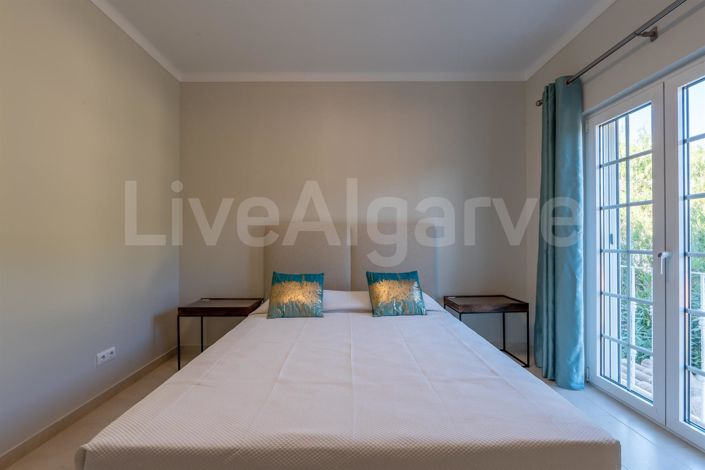 Image No.29-4 Bed House for sale