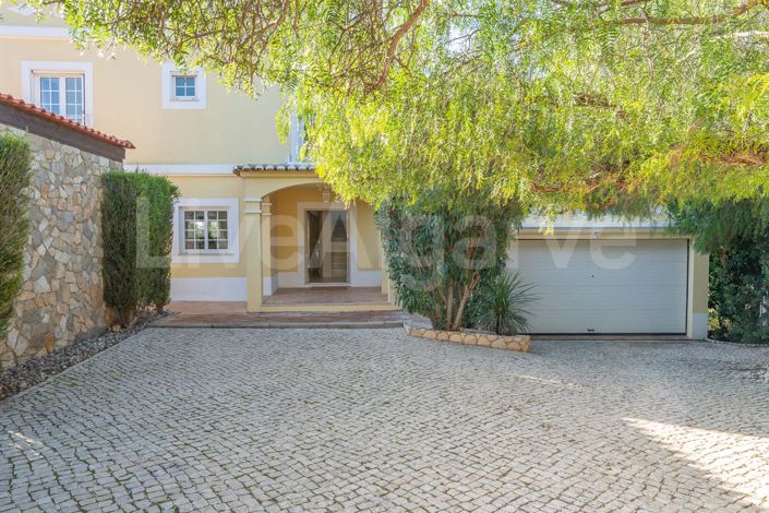 Image No.34-4 Bed House for sale