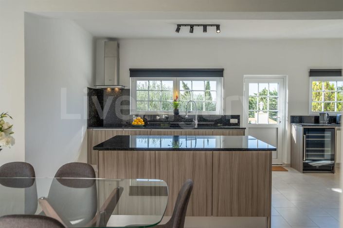 Image No.9-4 Bed House for sale