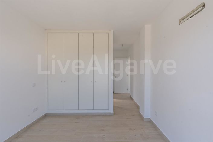 Image No.29-4 Bed House for sale