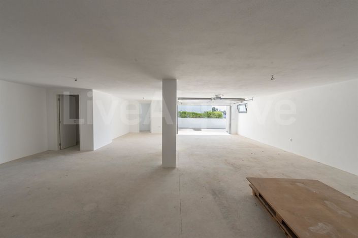 Image No.37-4 Bed House for sale