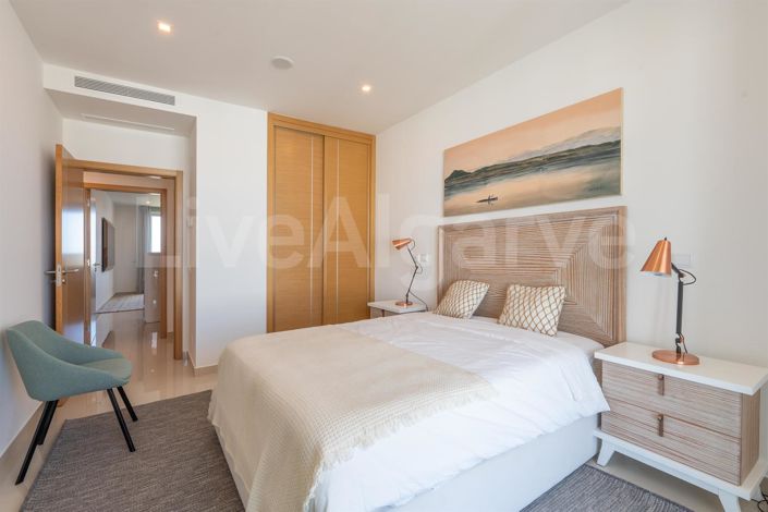 Image No.20-3 Bed Apartment for sale