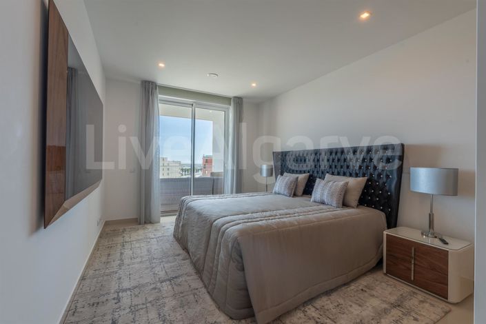 Image No.21-3 Bed Apartment for sale