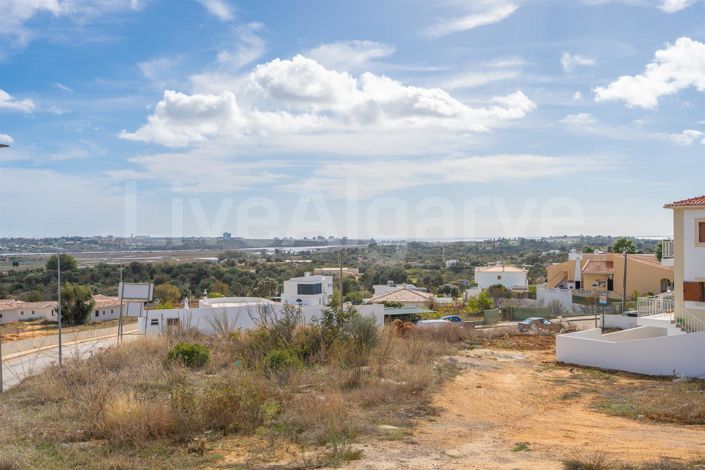 Image No.28-4 Bed House for sale