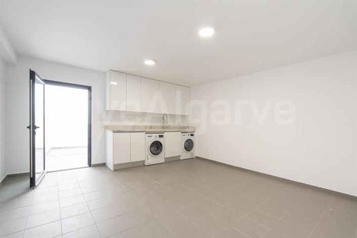 Image No.36-4 Bed House for sale