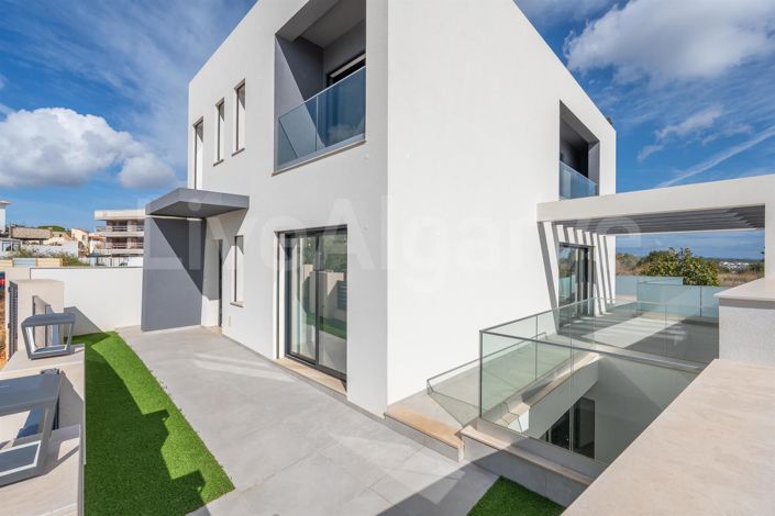 Image No.4-4 Bed House for sale