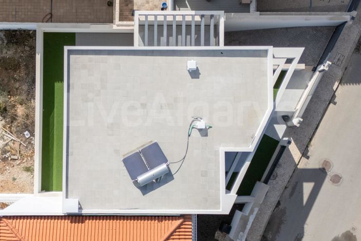 Image No.32-4 Bed House for sale