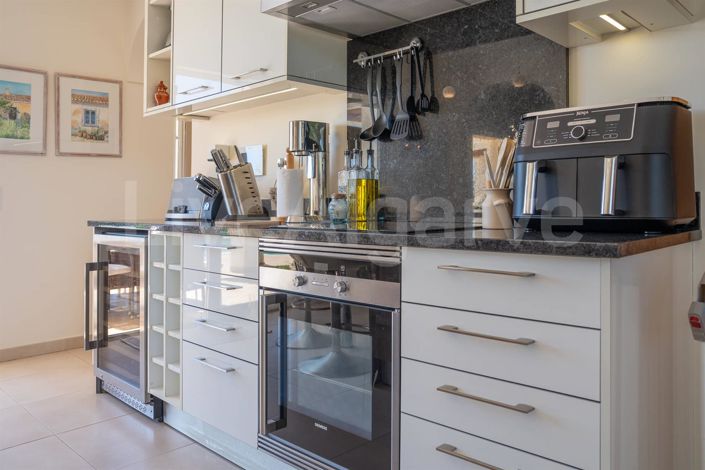 Image No.15-4 Bed House for sale