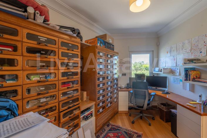 Image No.27-4 Bed House for sale