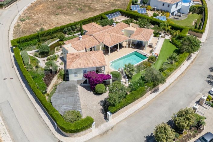 Image No.3-4 Bed House for sale