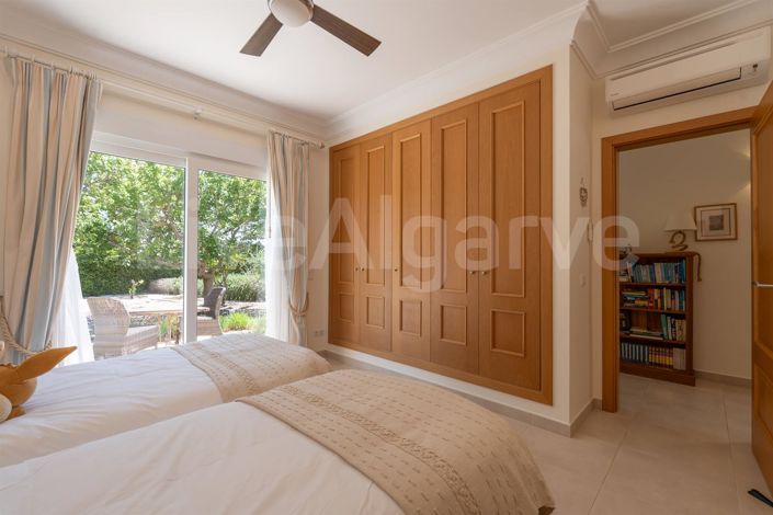 Image No.32-4 Bed House for sale