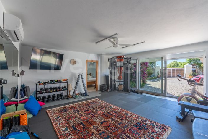 Image No.40-4 Bed House for sale