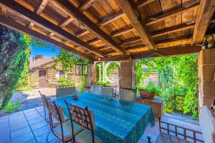 Image No.4-5 Bed House for sale