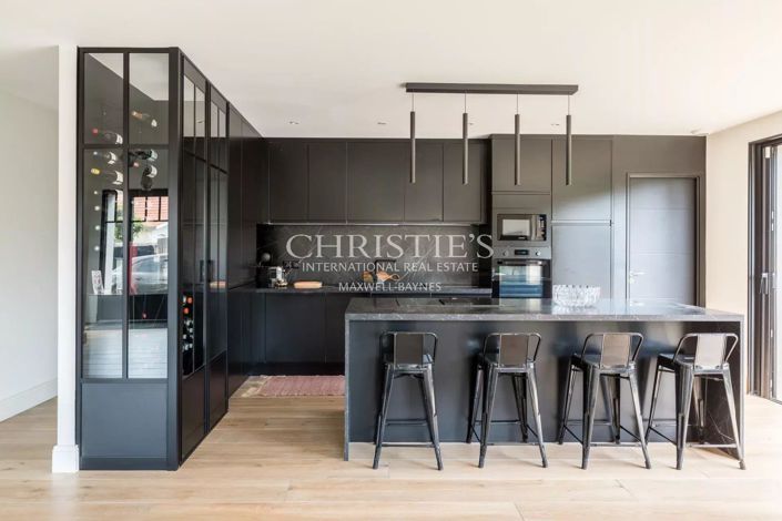 Image No.4-4 Bed House for sale