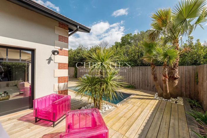 Image No.8-4 Bed House for sale