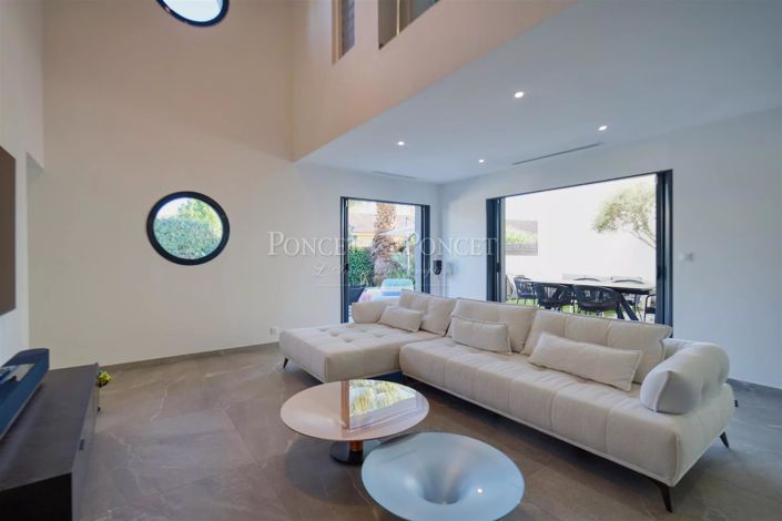 Image No.12-House for sale