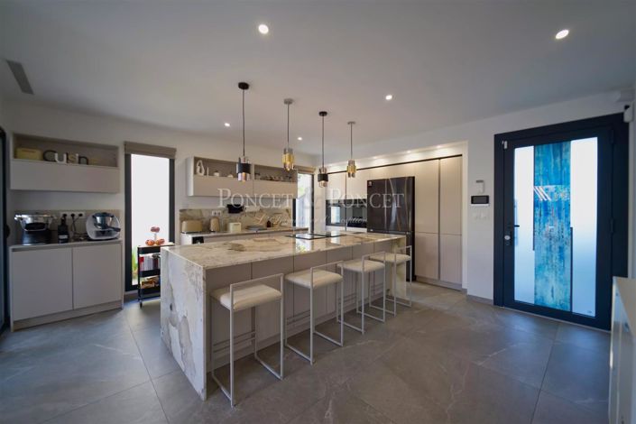 Image No.13-House for sale