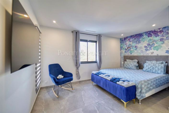 Image No.25-House for sale