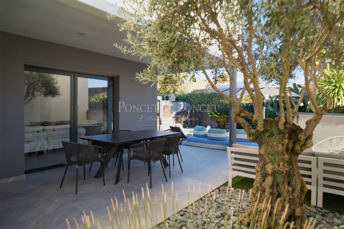 Image No.8-House for sale