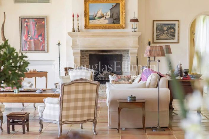 Image No.17-5 Bed House for sale