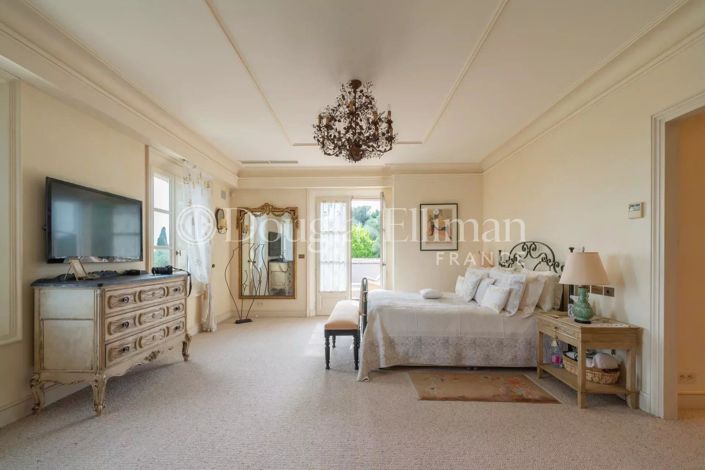 Image No.20-5 Bed House for sale