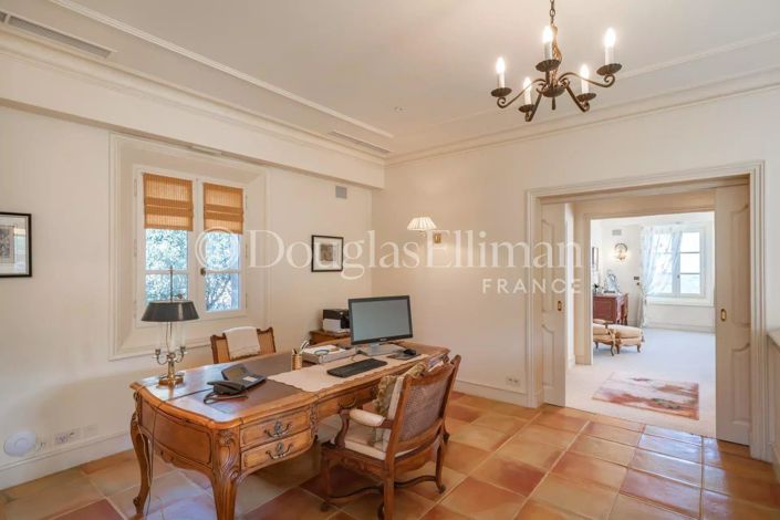 Image No.23-5 Bed House for sale