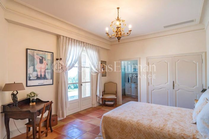 Image No.24-5 Bed House for sale