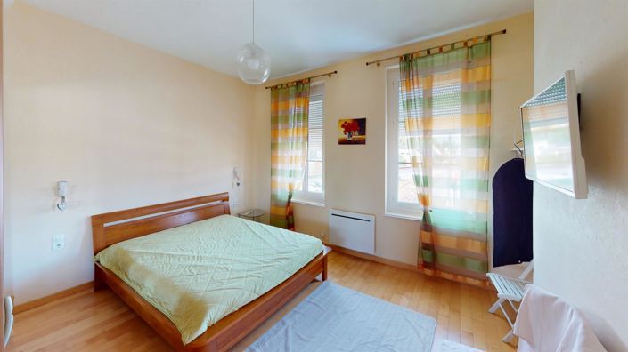 Image No.7-5 Bed House for sale