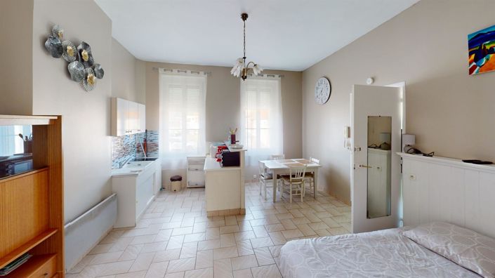 Image No.9-5 Bed House for sale