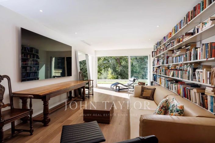 Image No.11-5 Bed House for sale