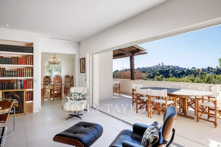 Image No.6-5 Bed House for sale