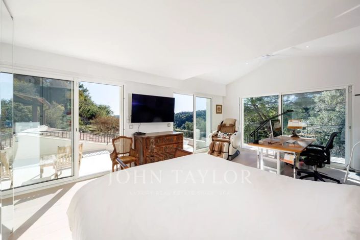 Image No.9-5 Bed House for sale