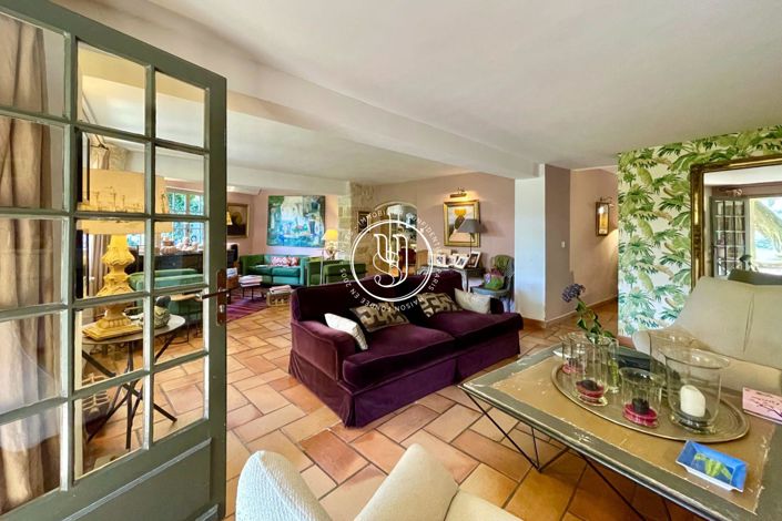 Image No.14-6 Bed House for sale