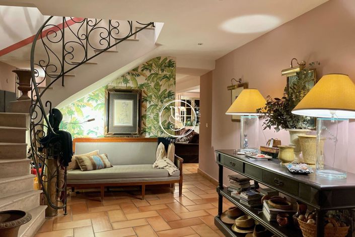 Image No.4-6 Bed House for sale