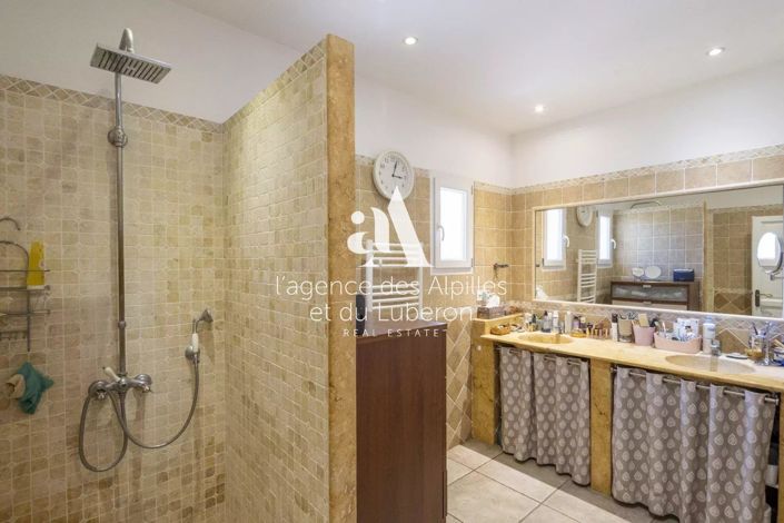 Image No.12-4 Bed House for sale