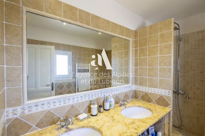 Image No.16-4 Bed House for sale