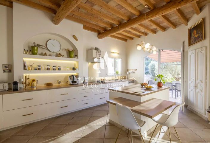 Image No.5-4 Bed House for sale