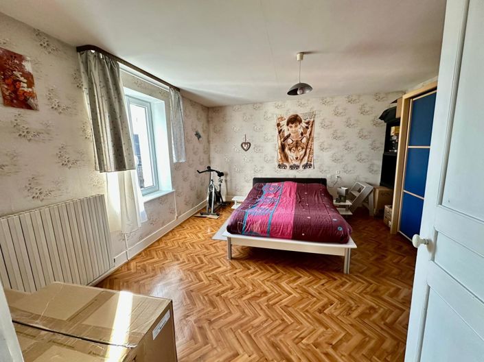 Image No.10-3 Bed House for sale