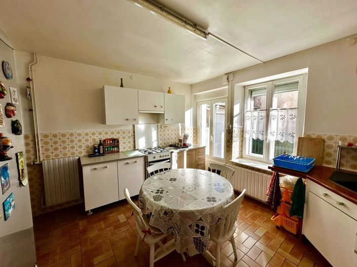 Image No.6-3 Bed House for sale