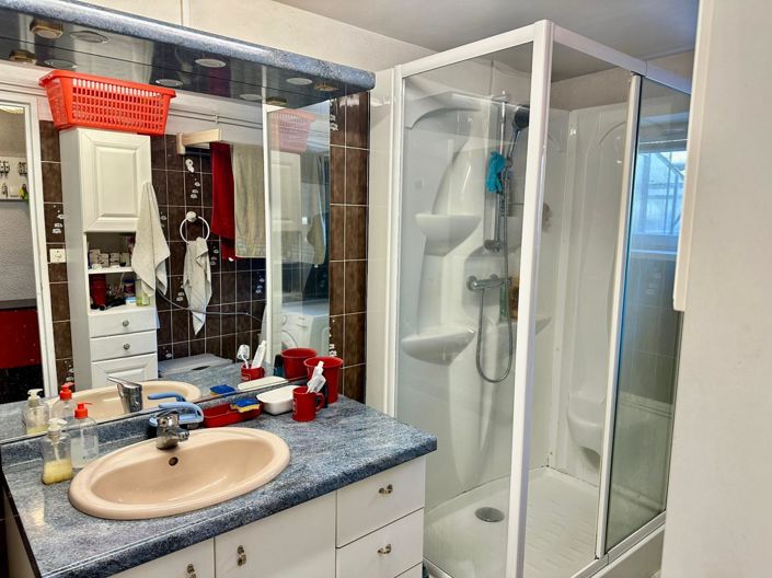 Image No.8-3 Bed House for sale