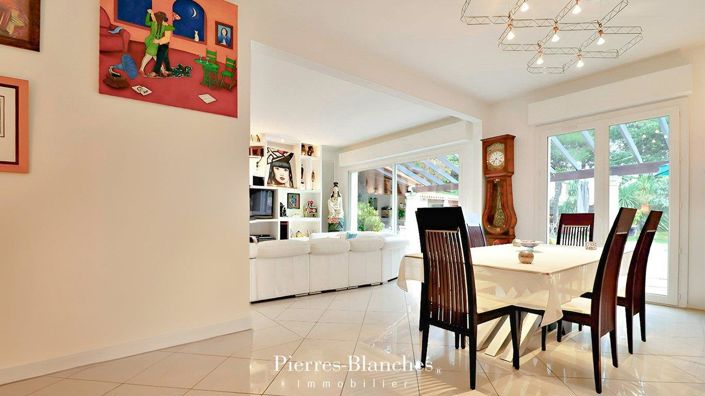 Image No.5-4 Bed House for sale