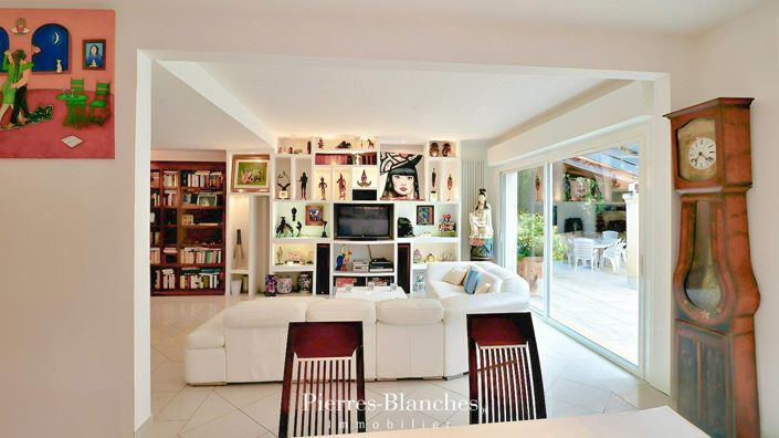 Image No.6-4 Bed House for sale