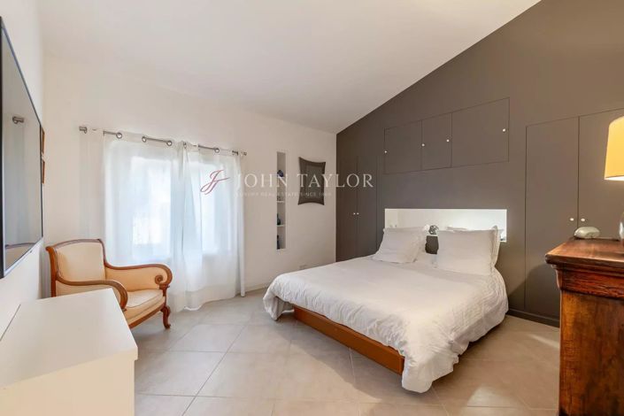 Image No.16-House for sale