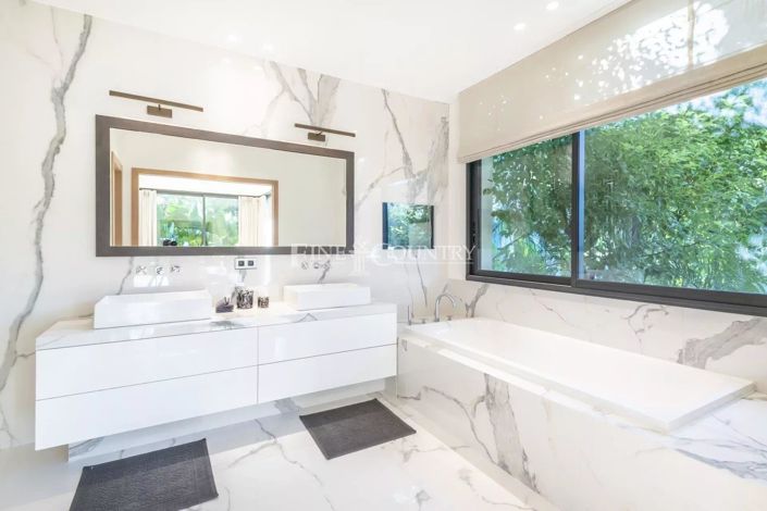 Image No.10-5 Bed House for sale