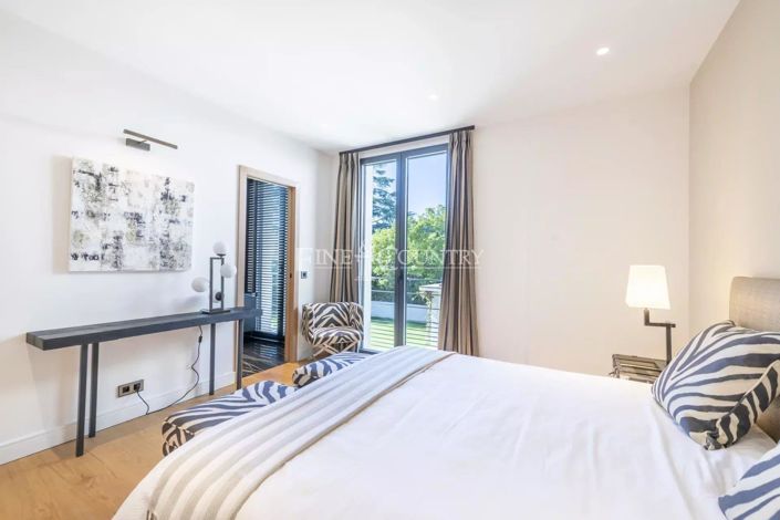 Image No.17-5 Bed House for sale