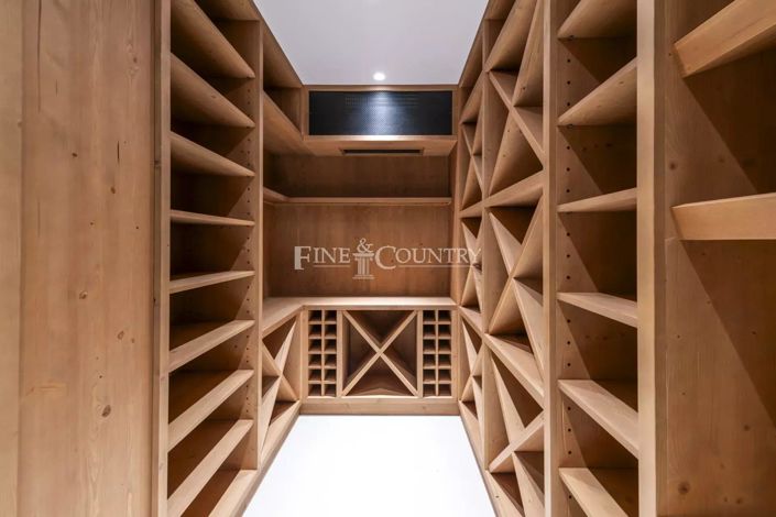 Image No.21-5 Bed House for sale