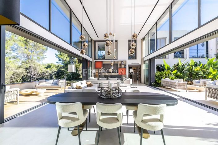 Image No.5-5 Bed House for sale