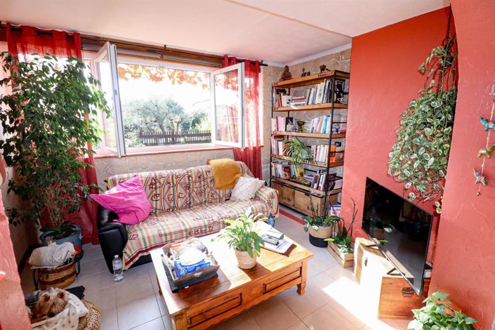 Image No.11-3 Bed House for sale