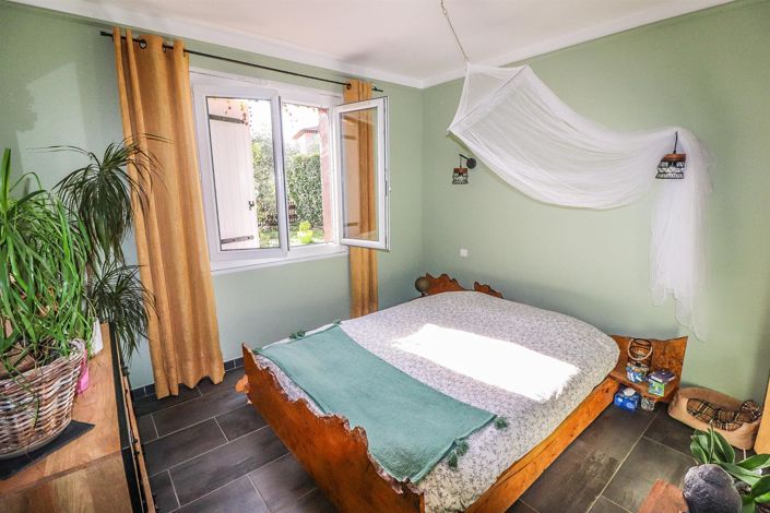 Image No.12-3 Bed House for sale