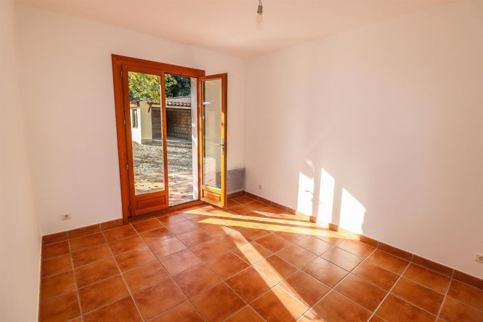 Image No.17-3 Bed House for sale